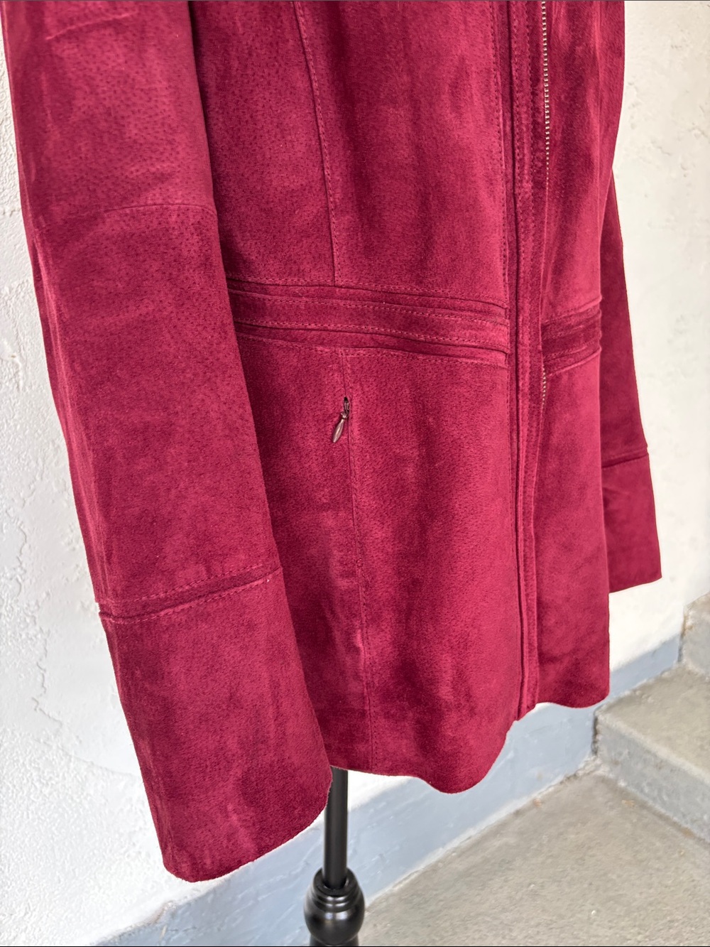 Women's Burgundy Suede Zip-Front Jacket - Picture 3 of 8